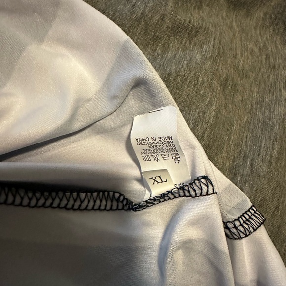 XL Black And White Striped Singlet. NWOT. - Picture 3 of 3